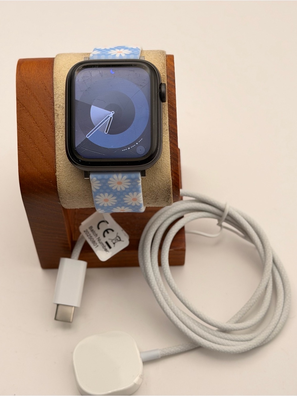 Apple Watch Series 6, 44mm, Charger Included, extra band, tested, unlock